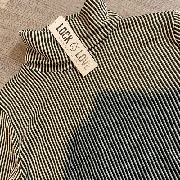 Gorgeous NWT Top - Picture 10 of 11